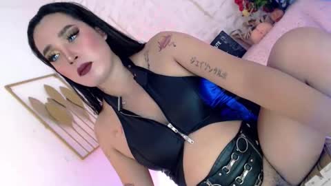 Caroline online show from 02.08.26