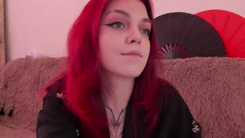 Caroline online show from 04.12.26