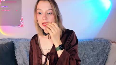 Snapshot of _ccrystaa_ chatting on 10.11.25 Christina Chris online show from 10.11.25