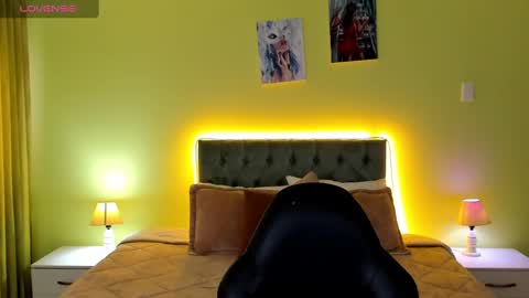 Snapshot of _charlotte_evans_2 chatting on 09.22.25 Charlote online show from 09.22.25