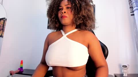 Snapshot of _charlottedavis chatting on 01.04.25 _charlottedavis online show from 01.04.25