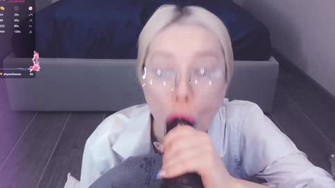 Snapshot of _chatur_babe chatting on 01.25.25 Angelina online show from 01.25.25