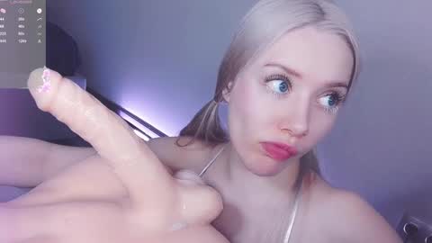 Snapshot of _chatur_babe chatting on 02.13.25 Angelina online show from 02.13.25