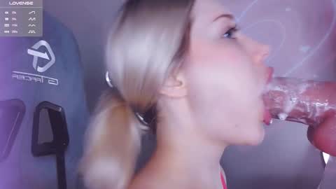 Snapshot of _chatur_babe chatting on 12.04.25 Angelina online show from 12.04.25