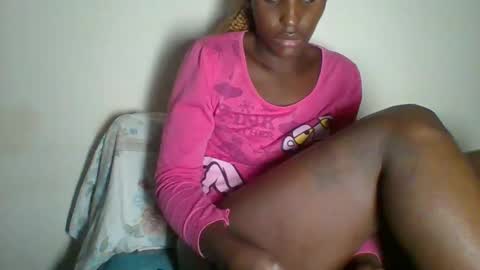 Snapshot of _clara01 chatting on 02.14.25 clara online show from 02.14.25