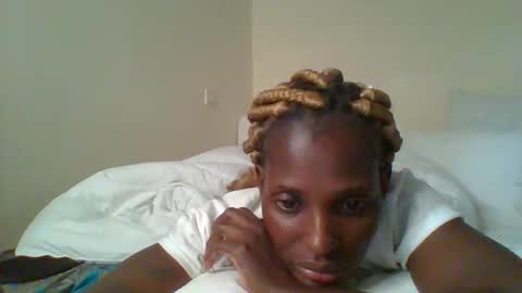 Snapshot of _clara01 chatting on 02.19.25 clara online show from 02.19.25