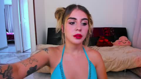 Snapshot of _cloe_1 chatting on 01.23.25 Chloe online show from 01.23.25