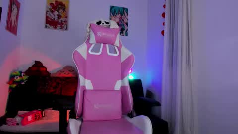 Snapshot of _cloe_1 chatting on 09.29.25 Chloe online show from 09.29.25