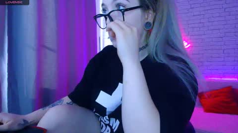 Nica online show from 10.25.25