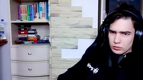 _crise_next_door_ online show from 10.06.25