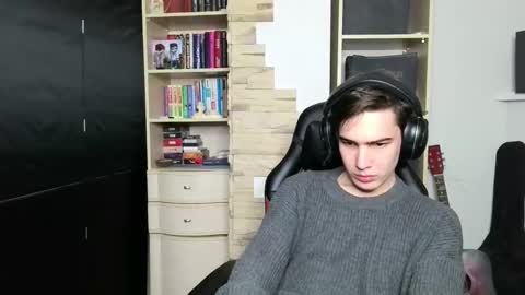 _crise_next_door_ online show from 10.30.25