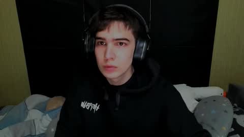 _crise_next_door_ online show from 02.20.26