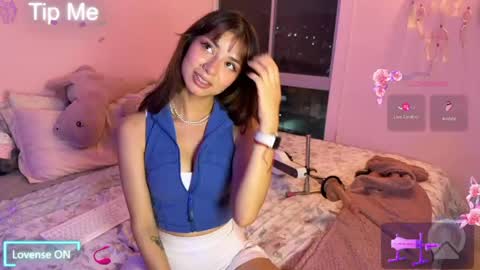 Snapshot of _cute_isabella_ chatting on 05.27.26 _cute_isabella_ online show from 05.27.26