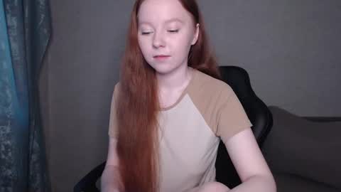 Snapshot of _damnbaby chatting on 01.04.25 _damnbaby online show from 01.04.25