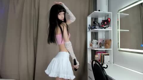 Emilia online show from 11.23.25