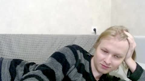 Snapshot of _dash_ chatting on 11.18.25 Tony online show from 11.18.25