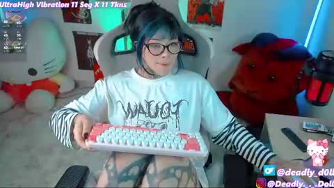 Snapshot of _deadly_doll chatting on 06.23.26 online show from 06.23.26