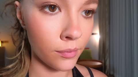 DemiDee online show from 10.10.25