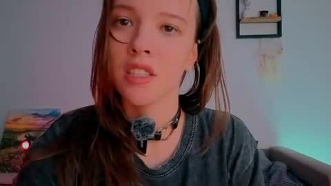 Snapshot of _demi_dee_ chatting on 06.23.26 DemiDee online show from 06.23.26