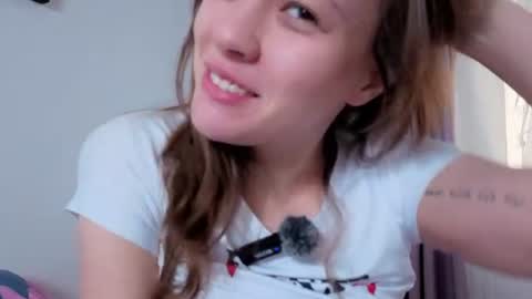 Snapshot of _demi_dee_ chatting on 07.04.26 DemiDee online show from 07.04.26