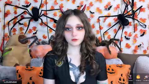 Kate online show from 11.21.25