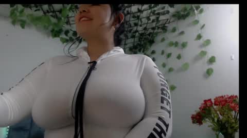 Dannia online show from 03.08.25