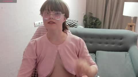 Luna    online show from 04.14.26