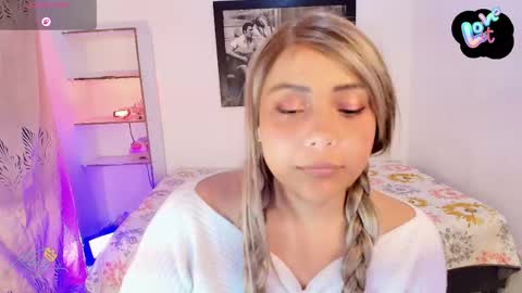 Snapshot of _eilish chatting on 04.25.26 _eilish online show from 04.25.26