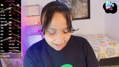 Snapshot of _eilish chatting on 04.28.26 _eilish online show from 04.28.26