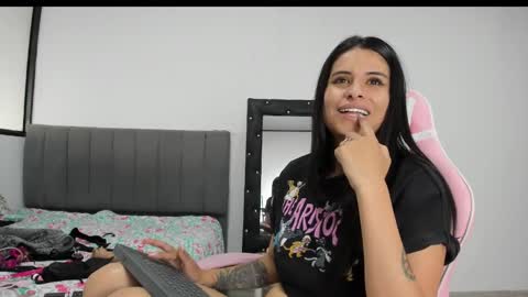 Snapshot of _elektrah chatting on 02.16.25 _elektrah online show from 02.16.25