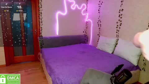 Snapshot of _elven_dreams__ chatting on 01.07.25 chloue and Gretta online show from 01.07.25