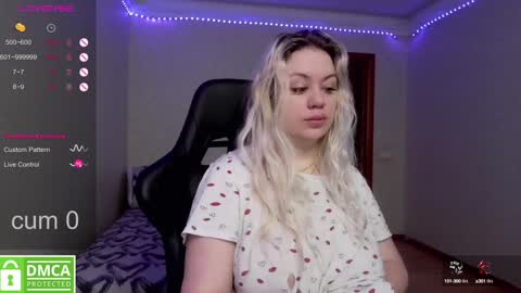 Snapshot of _elven_dreams__ chatting on 02.08.25 chloue and Gretta online show from 02.08.25