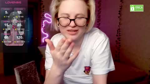 Snapshot of _elven_dreams__ chatting on 02.09.25 chloue and Gretta online show from 02.09.25