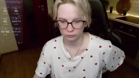 chloue and Gretta online show from 07.25.26