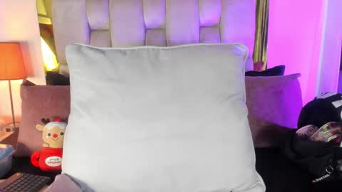 Isabella online show from 11.29.25