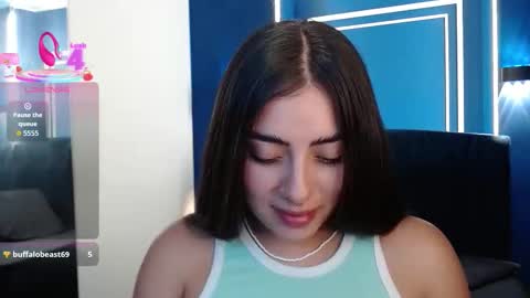 Snapshot of _emma_diamond_ chatting on 10.03.25 Emma online show from 10.03.25