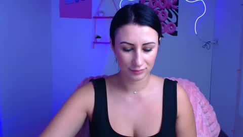 Emma online show from 11.21.25