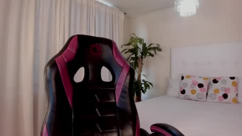 Emma  online show from 11.18.25