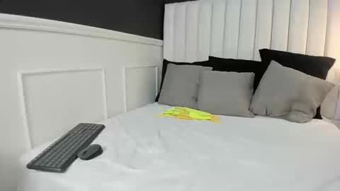 Snapshot of _emma_willliams_ chatting on 09.18.25 Emma online show from 09.18.25