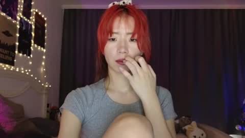 Snapshot of _eve____ chatting on 12.27.24 EveEva online show from 12.27.24