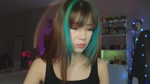 Snapshot of _eve____ chatting on 10.11.25 EveEva online show from 10.11.25