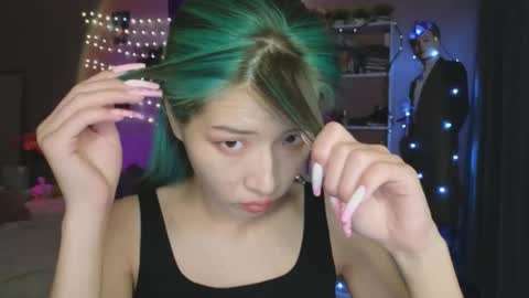 Snapshot of _eve____ chatting on 10.15.25 EveEva online show from 10.15.25