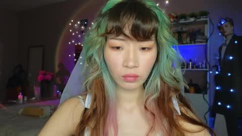 Snapshot of _eve____ chatting on 11.04.25 EveEva online show from 11.04.25