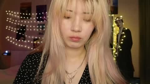 EveEva online show from 04.25.26