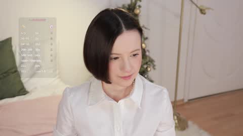 Snapshot of _female_essence_ chatting on 01.20.25 Essie online show from 01.20.25