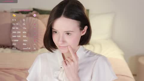 Snapshot of _female_essence_ chatting on 03.07.25 Essie online show from 03.07.25