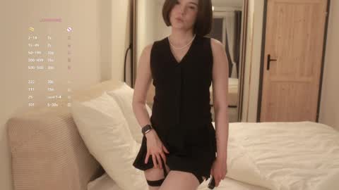 Essie  online show from 04.18.26