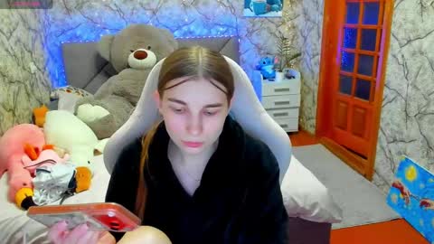 Snapshot of _flowersweet_ chatting on 05.31.26 Kate online show from 05.31.26
