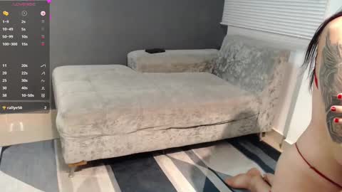 Laura  Juan online show from 02.12.25