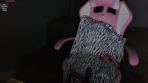 we are hot friends online show from 12.06.24